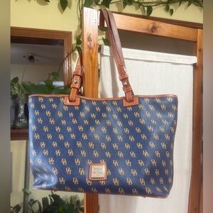 Dooney & Bourke Gretta tote